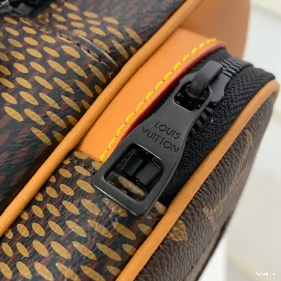 AMAZONE LOUIS MESSENGER VUITTON NANO 0323